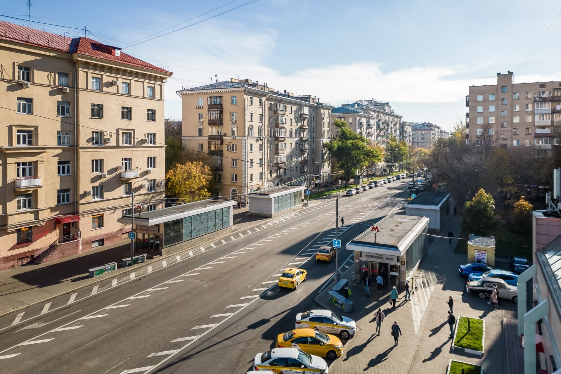 Станция метро Октябрьское поле рядом с ЖК Серебряный бор